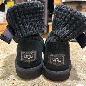 UGG CLASSIC SOLENE MINI KNIT BLACK SHEARLING LINED BOOT